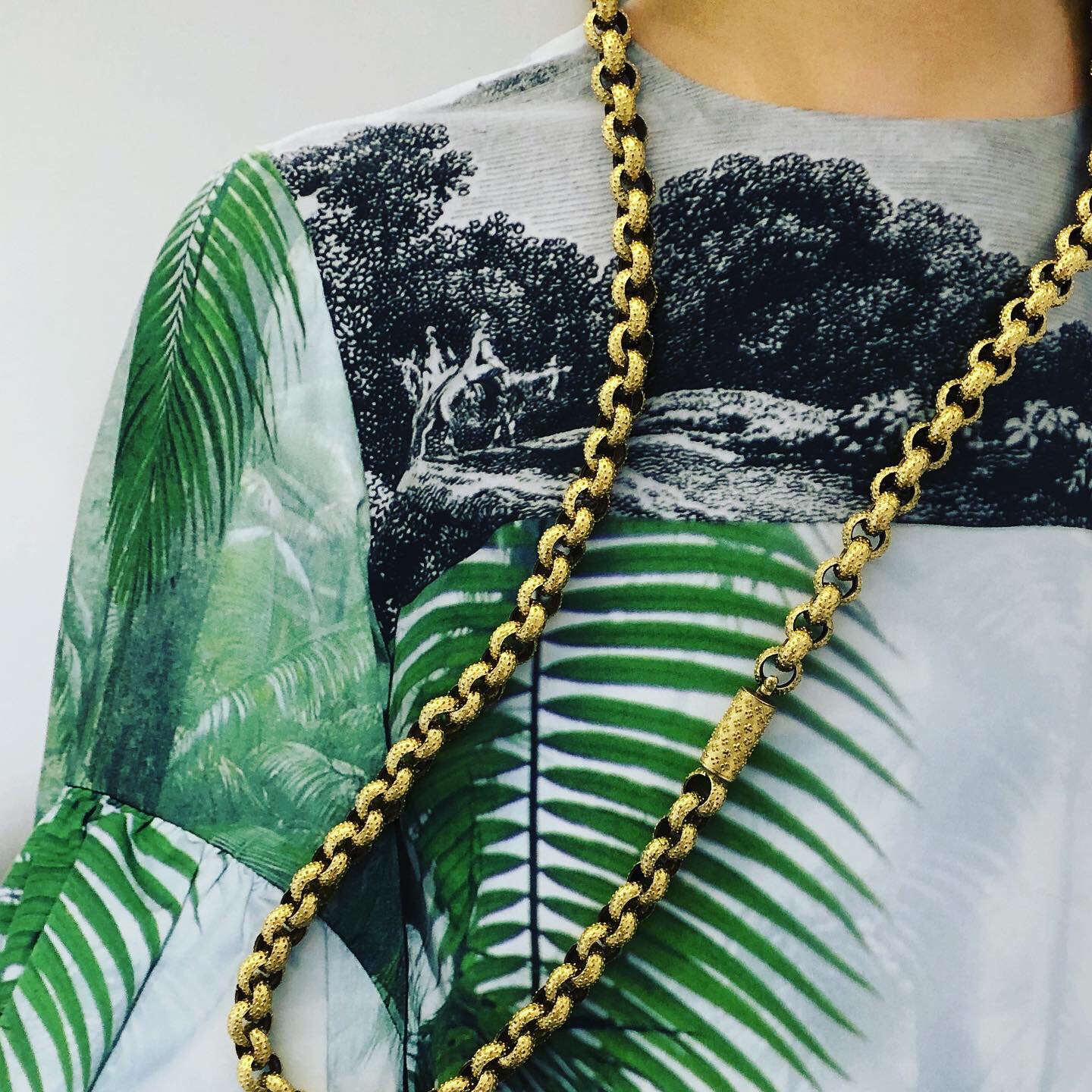 7390AE5D-7EE8-4872-9E10-A3BEF3EAA82E